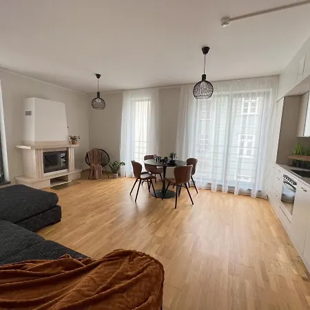 Cozy Near City Centre Apartment